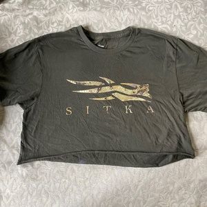 Cropped Sitka t shirt
